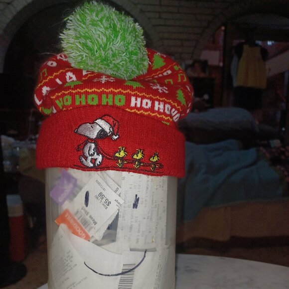 Peanuts Snoopy Christmas Beanie with Pom Pom OSFM - Picture 1 of 4